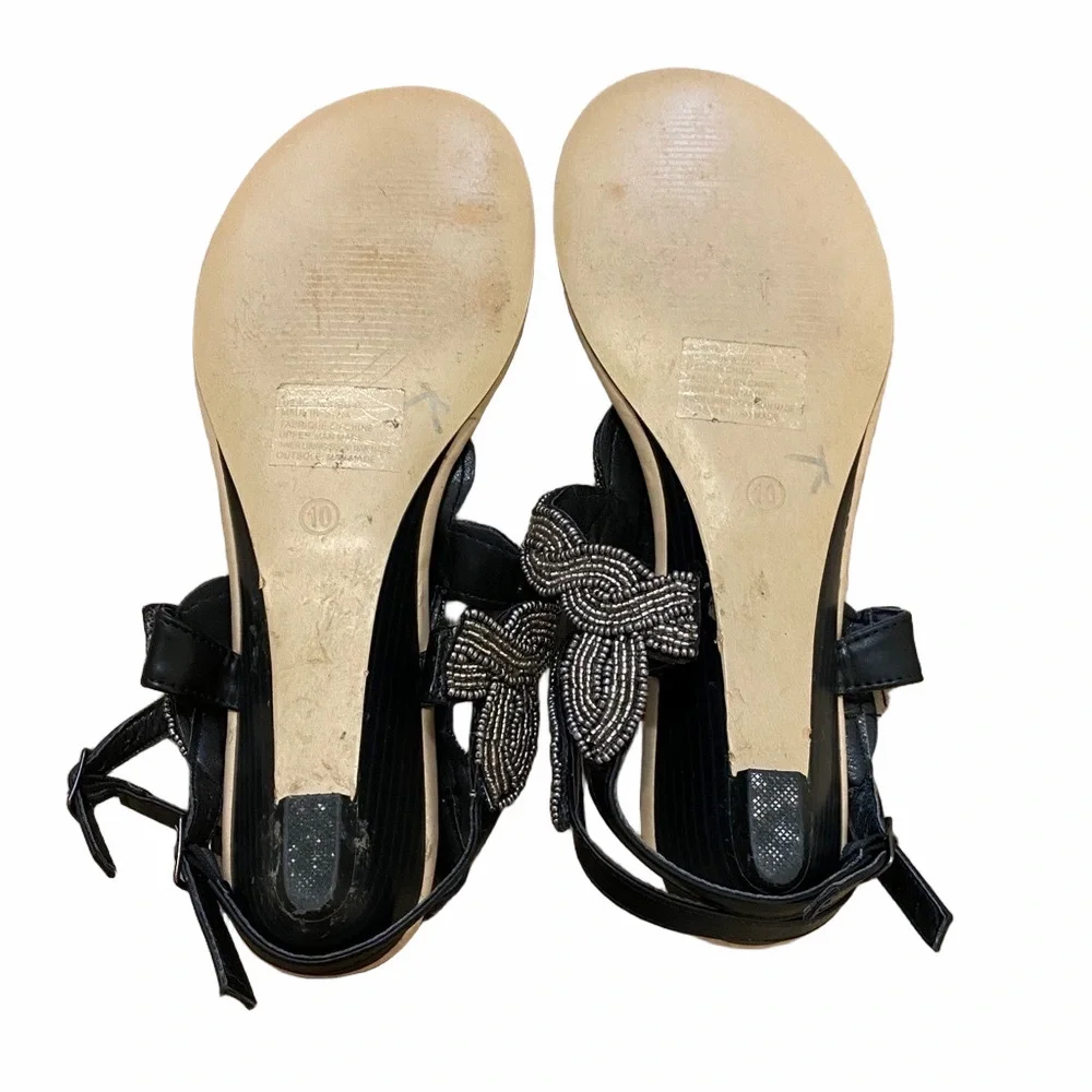JustFab Black Flat Sandals Size 10